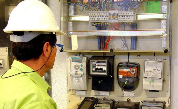 Las eléctricas no podrán vender sus productos por las casas de los clientes