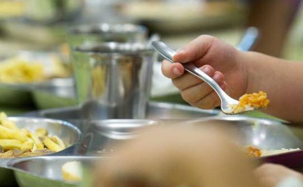 ¿En qué comunidades es más caro comer en el colegio?