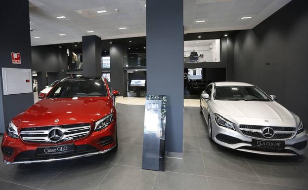 Mercedes-Benz primará hasta 10.000 euros y BMW hasta 6.000 por cambio coche