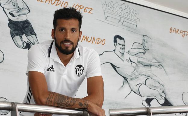 Garay se ausenta del entrenamiento del Valencia