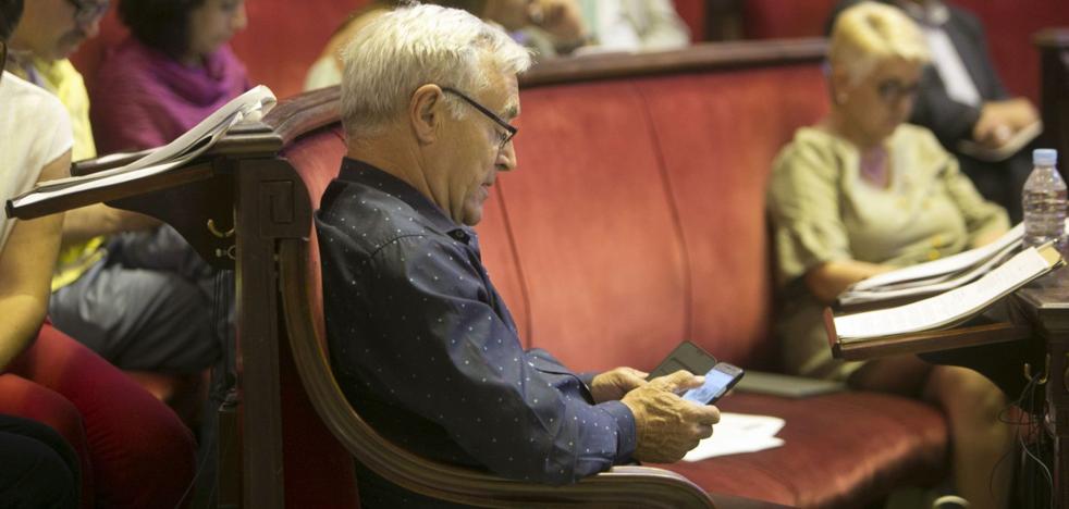 Ribó inyecta otros 25.000 euros a dedo para Escola Valenciana