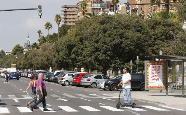 Joan Ribó avala la reforma de la Alameda de Valencia: «Aparcar en el centro es peligroso»