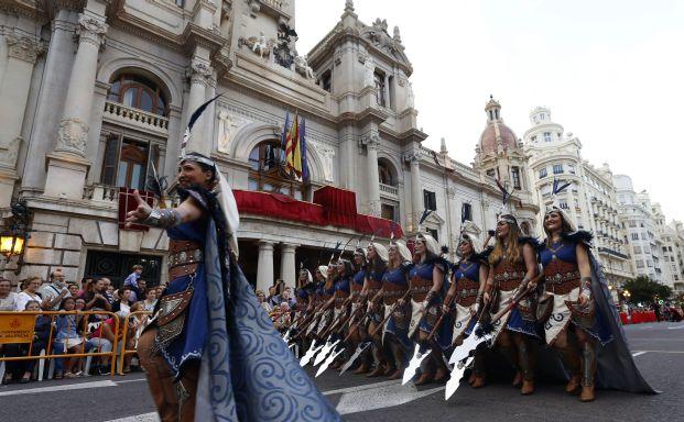 Espectacular entrada de moros y cristianos del 9 d'Octubre en Valencia