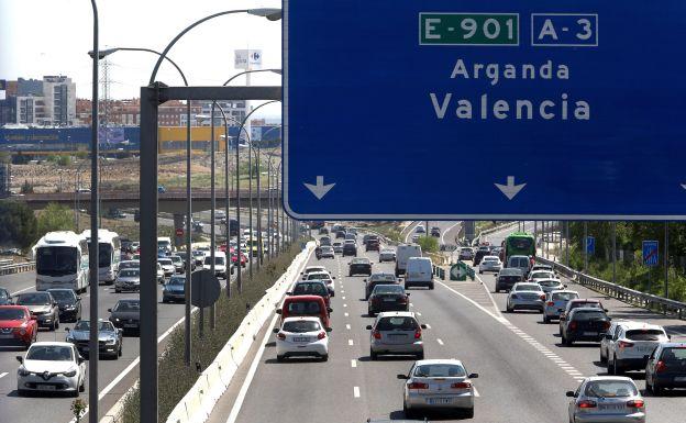 Un choque de camiones corta la A-3 hacia Valencia