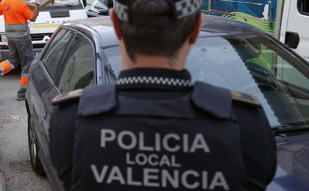 Detenido un joven tras agredir sexualmente a una mujer en un portal de Valencia