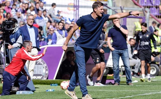 Leo Franco ya no es entrenador del Huesca