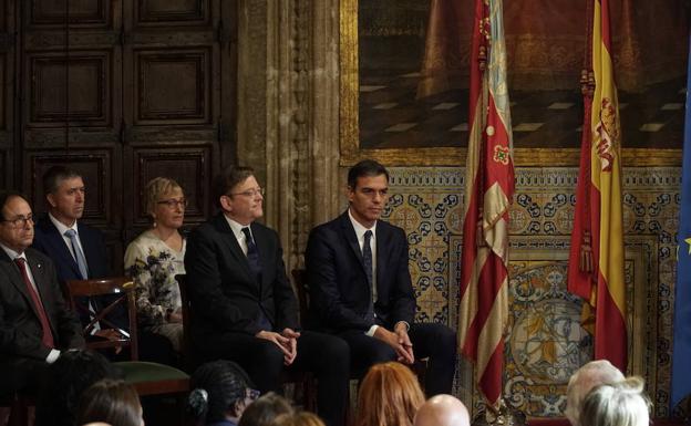 Sánchez no se compromete ni con las inversiones ni con la financiación