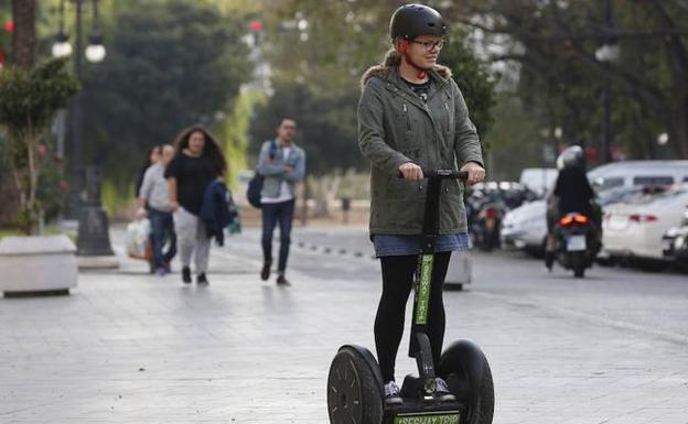 Los usuarios de los patinetes 'segway' tendrán que llevar casco por seguridad