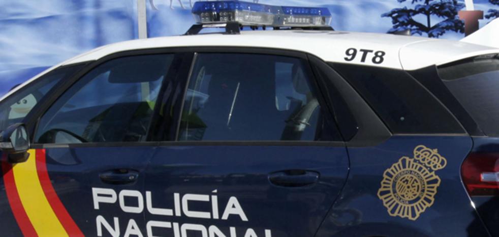 Detenido por conducir borracho un coche con tres niños después de caérsele un bebé de los brazos