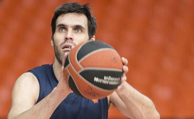 San Emeterio, duda ante el Partizan por un corte profundo en la cara