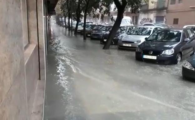 Vídeo | La gota fría castiga la ciudad de Valencia