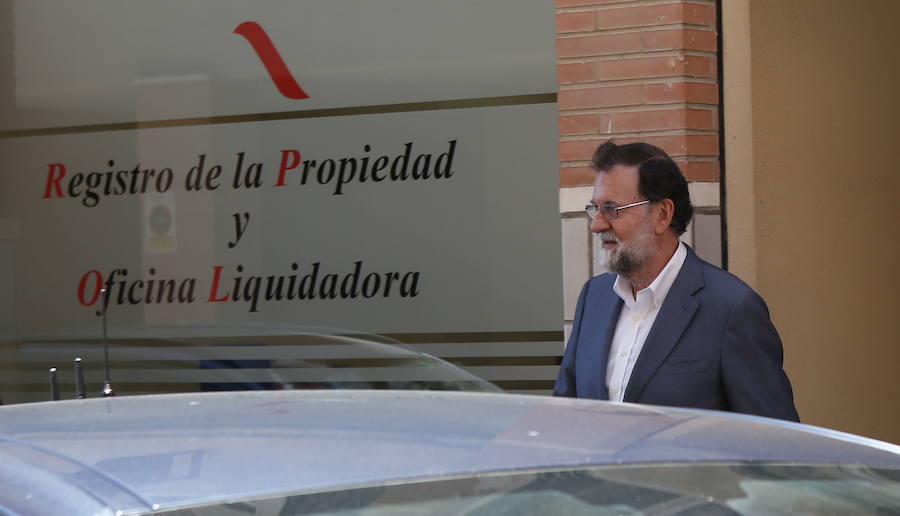 Rajoy se despide del registro de la propiedad de Santa Pola con una comida