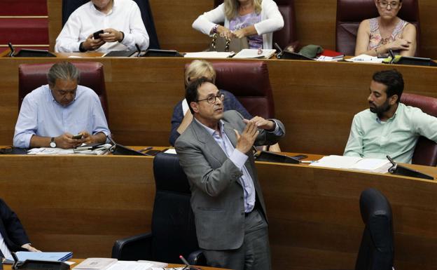 El bloqueo del plan para agilizar pagos acerca el riesgo de intervención de la Generalitat