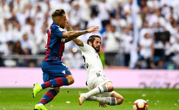 Vídeo | Roger apuntilla de penalti al Real Madrid