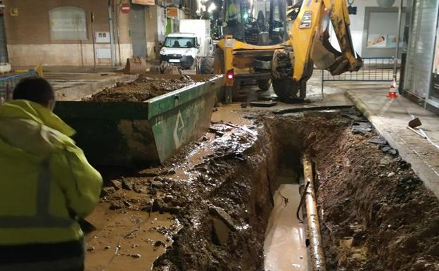 La rotura de la tubería principal por la gota fría deja a Rafelbunyol sin agua