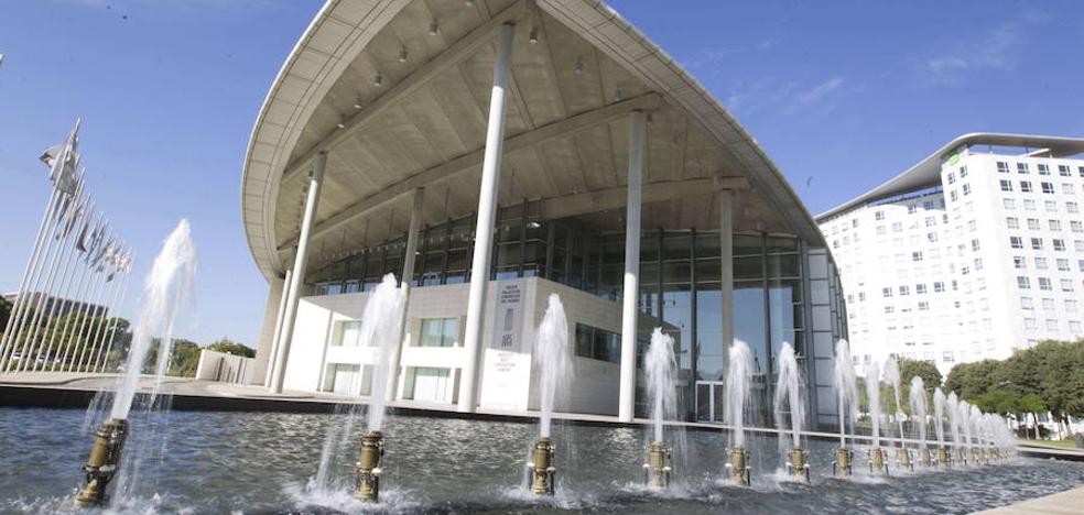 El Palacio de Congresos de Valencia quitará las láminas de agua por las humedades