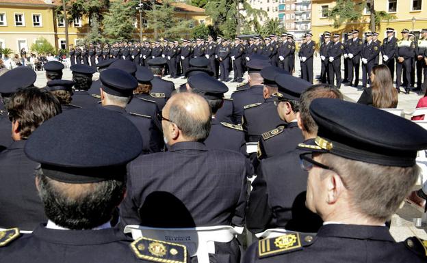 Joan Ribó muestra su apoyo explícito a la Policía Local tras las críticas del Consejo Municipal de Inmigración