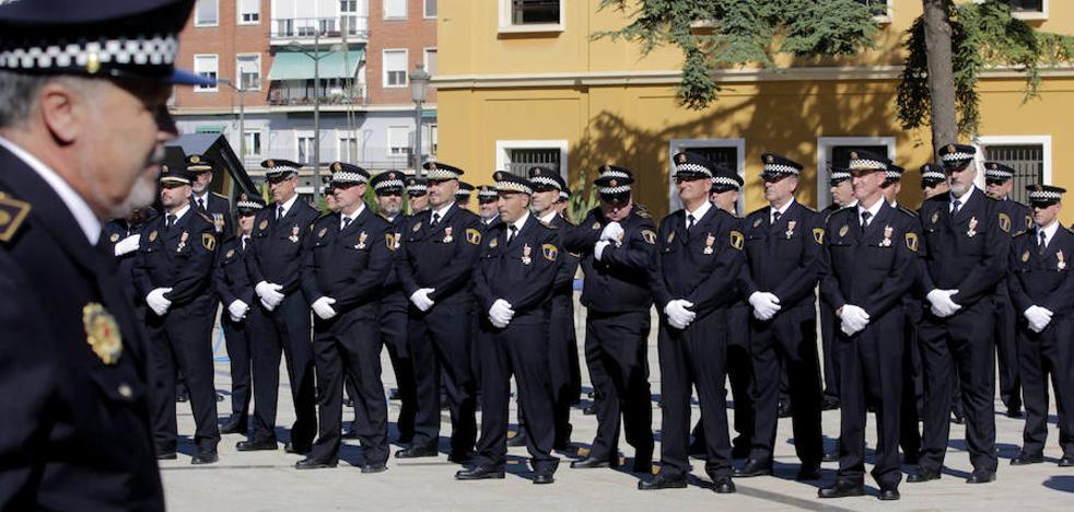 Valencia homenajea a sus mejores agentes de policía