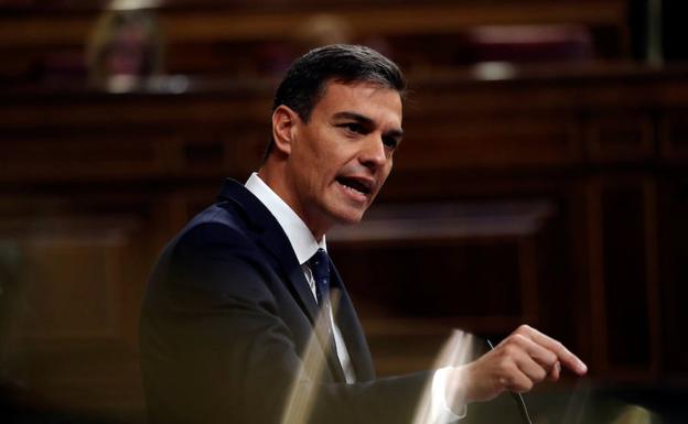 Sánchez rompe relaciones con Casado tras su acusación de golpista