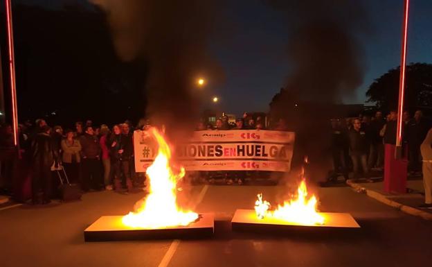 Los funcionarios bloquean el acceso a la cárcel de Picassent