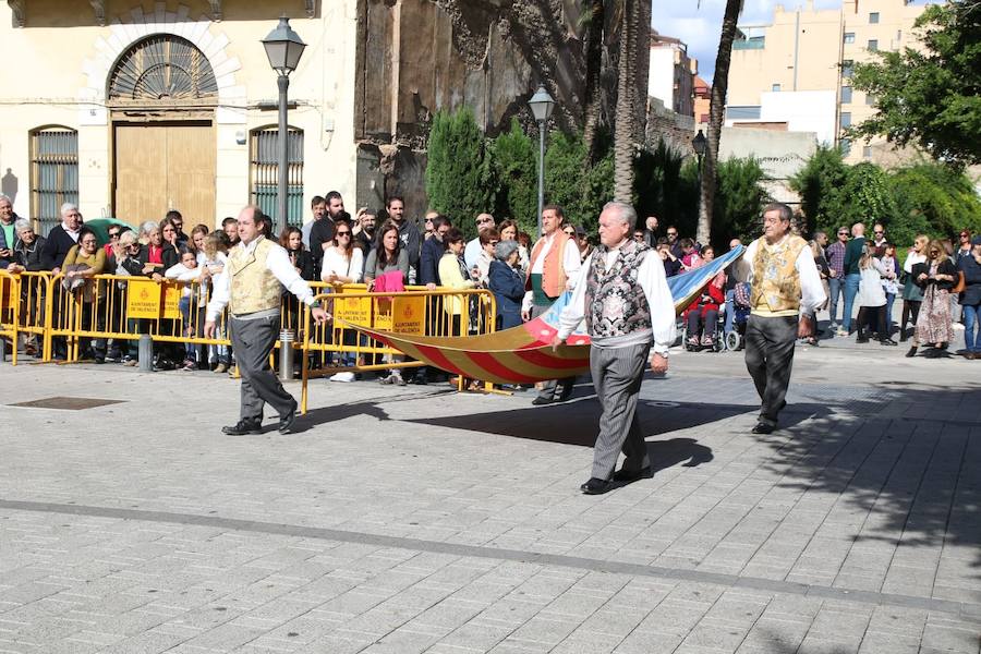 Las Fallas del Marítimo homenajean a la Real Senyera