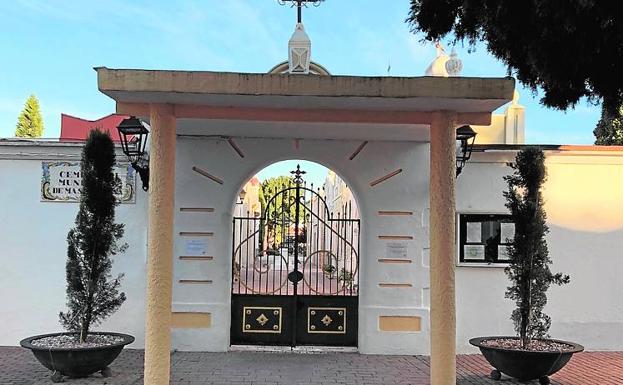 Mejoras en el cementerio municipal para Todos los Santos