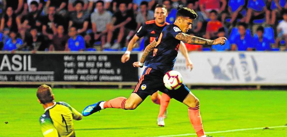 Mina y Guedes para desatascar al Valencia