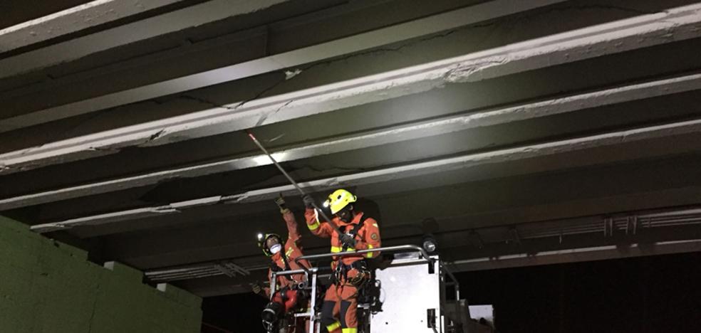 Positivo en drogas del conductor de un tráiler de 40 metros y 35 toneladas tras dañar un puente en Paterna