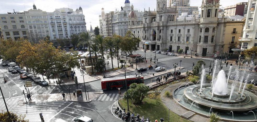 La plaza del Ayuntamiento de Valencia, a debate