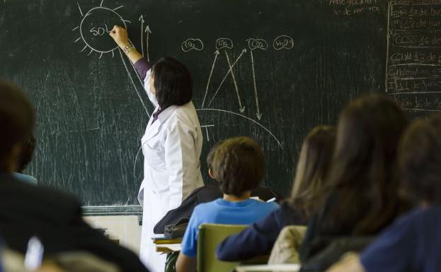 Las diócesis de la Comunitat acusan a Educación de «negligencia» por no cubrir las plazas de profesores de Religión