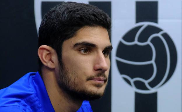 Guedes: «El partido de mañana con el Young Boys será muy diferente al de Suiza»