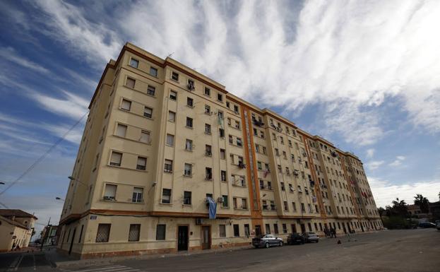 Así es el edificio de la discordia del Cabanyal