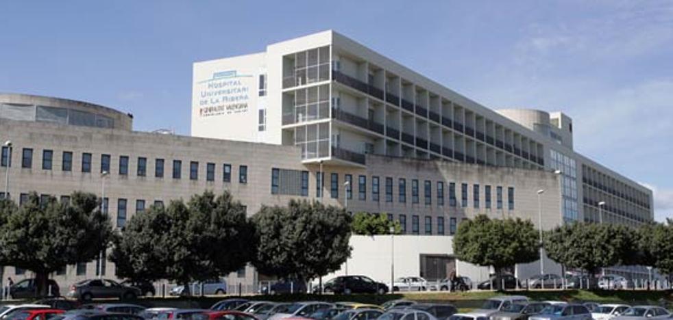 Personal sanitario protestan contra la «desigualdad» en la reversión de los hospitales de gestión privada