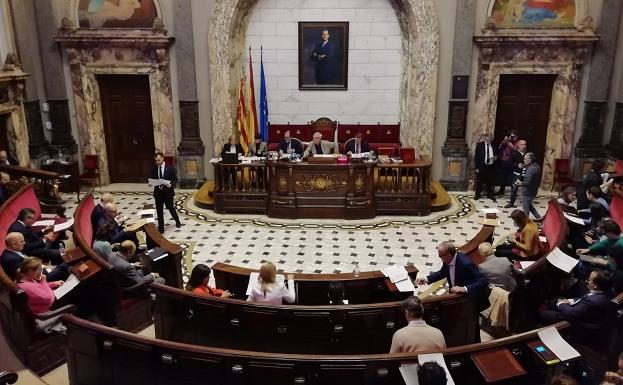 PP y Cs recriminan a Joan Ribó que no baje los impuestos en Valencia pese al aumento de ingresos