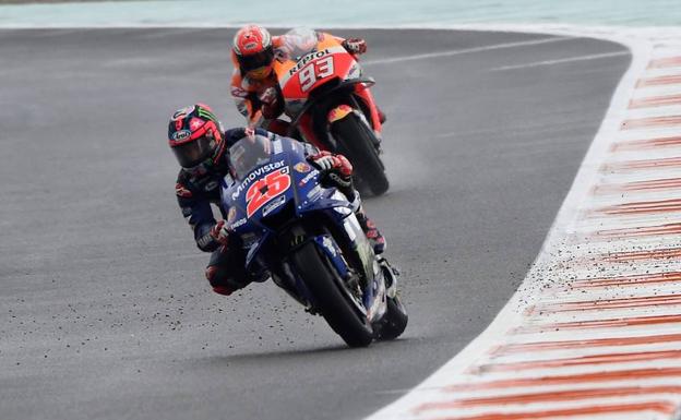 Pole de Viñales y espéctaculo de Márquez