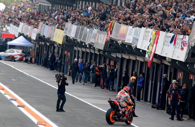 El Circuit corre contra las lluvias torrenciales