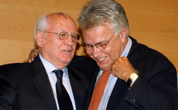 «Felipe González era el líder mundial favorito de Gorbachov»