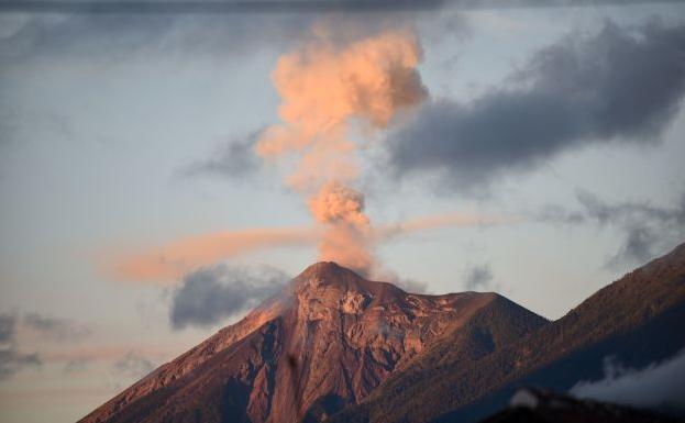 El volcán de Fuego aumenta peligrosamente su actividad