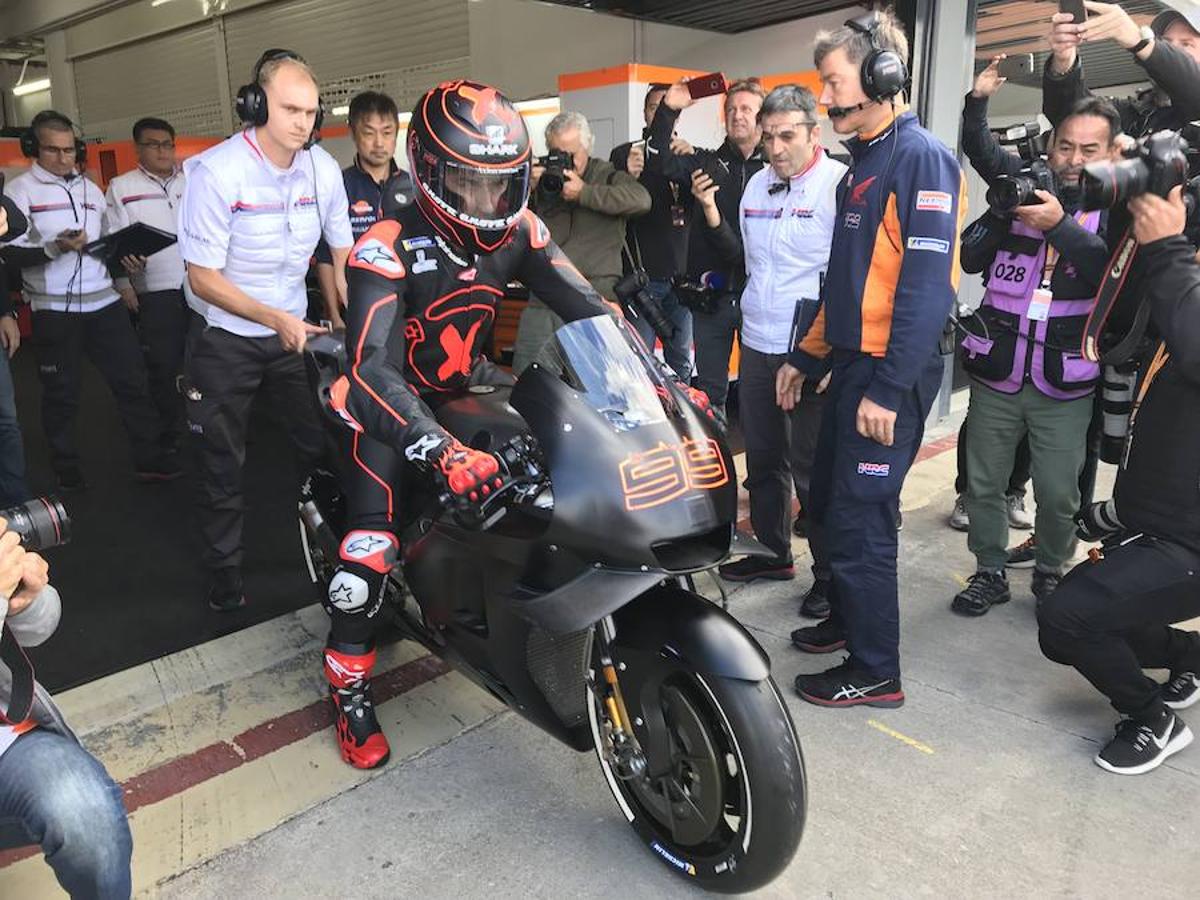 Lorenzo ya rueda con Repsol Honda en Cheste