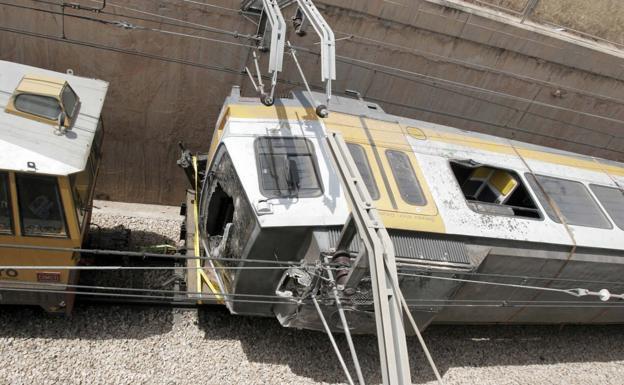 La Fiscalía pide tres años de cárcel para los ocho acusados del accidente del metro