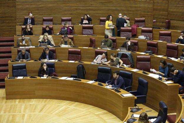 Los diputados disfrutan de peaje gratis en la AP-7 incluso en vacaciones