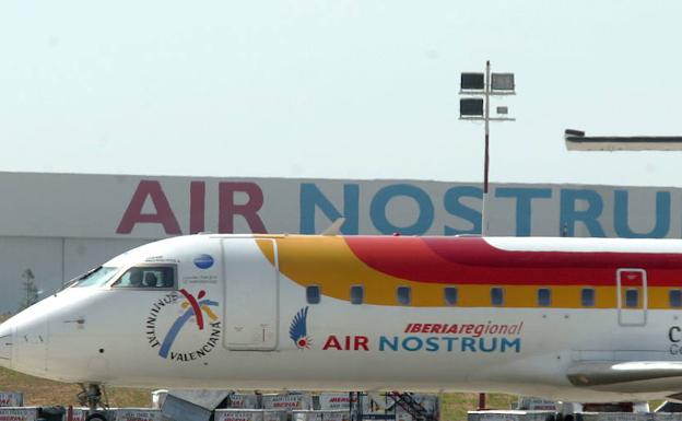 Air Nostrum cancela 100 vuelos por la huelga de pilotos