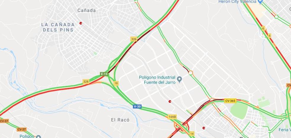 La lluvia siembra de colas y accidentes los accesos a Valencia