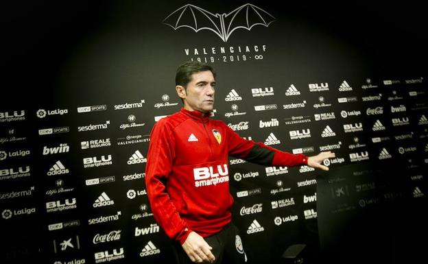 Marcelino: «Si no hay salidas, no habrá fichajes»