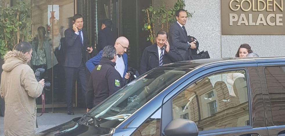 Visita del agente de Piccini y Eugenio Botas al hotel del Valencia