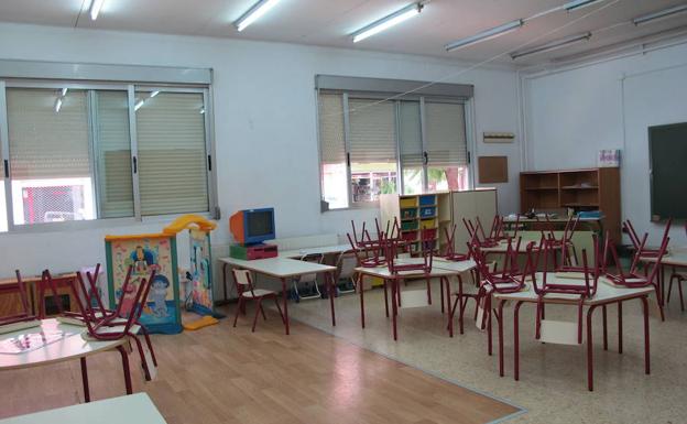 Les Corts insta a Educación a publicar todos los datos de los colegios que no dan clase en castellano en Infantil