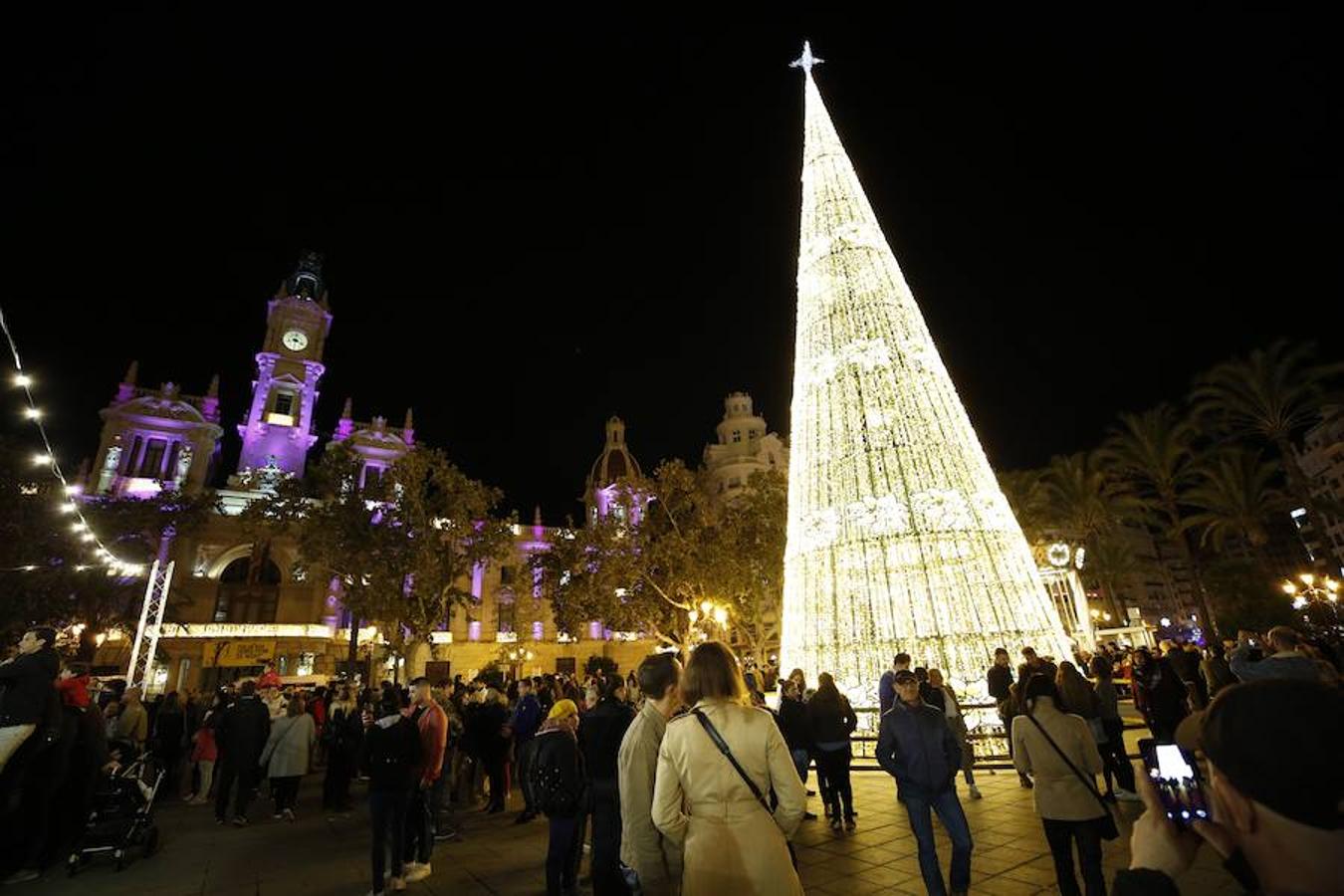 Encendido de las luces de Navidad en Plaza del Ayuntamiento de Valencia