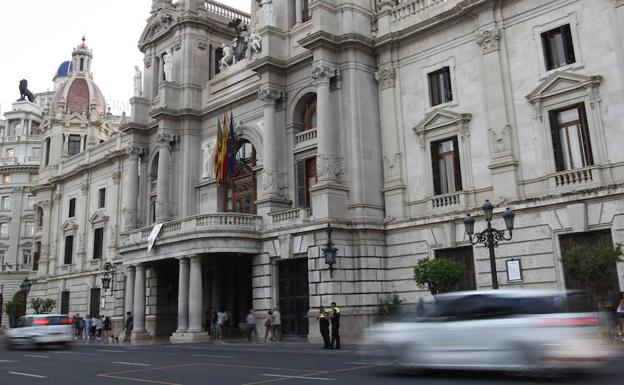 La Agencia Antifraude obliga al Ayuntamiento de Valencia a retirarle la plaza a un funcionario