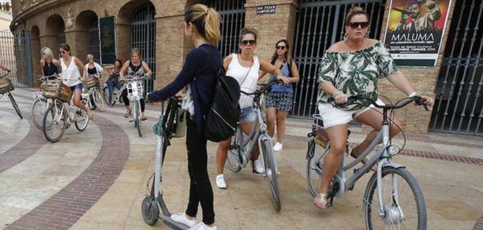 La ordenanza de Movilidad rebaja sobre el borrador las multas a patinetes y bicis que vayan por las aceras