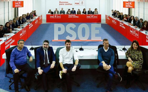 Los barones del PSOE se tientan la ropa